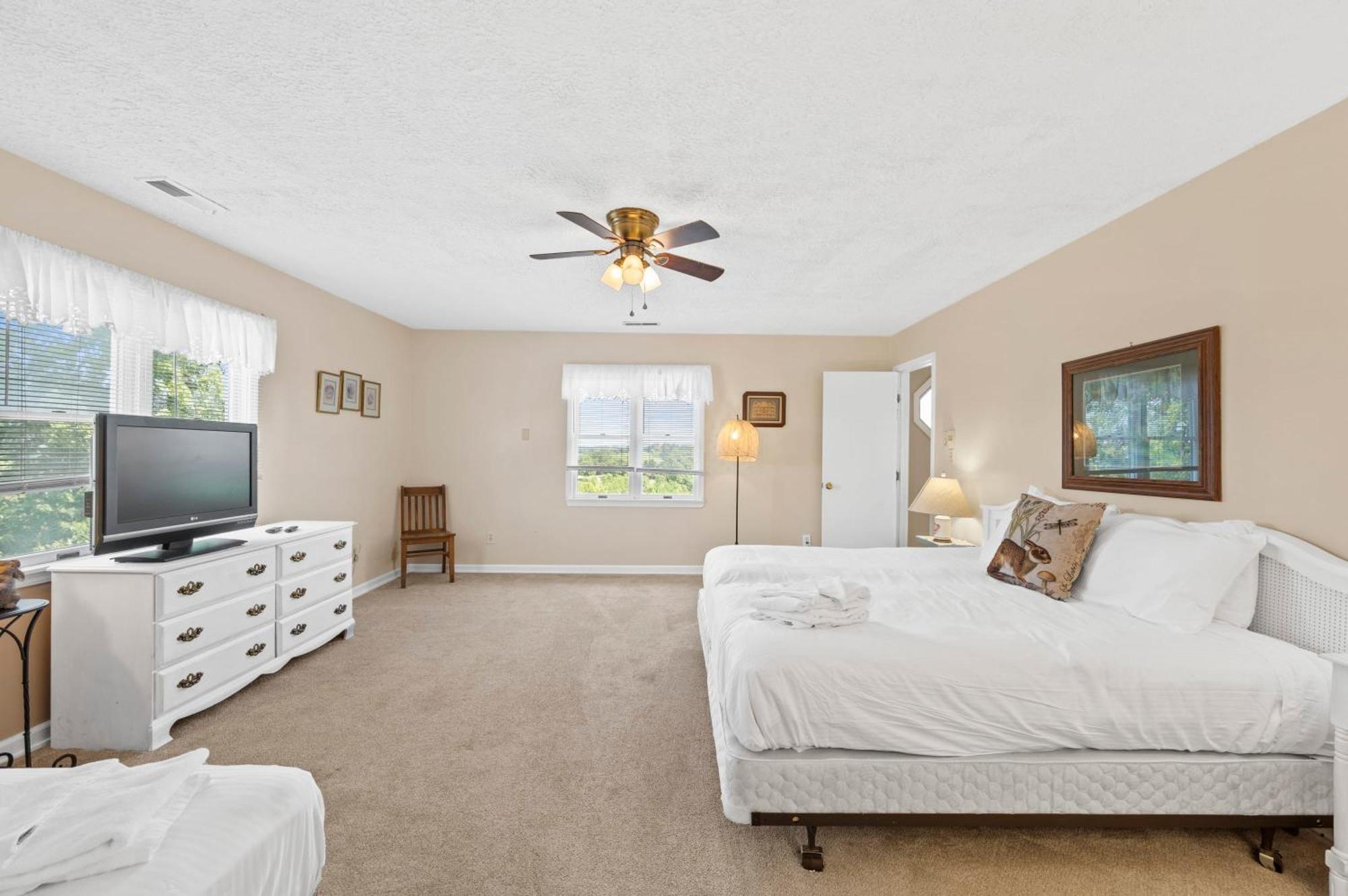 Big Family Lodge Near Ark Sleeps 16 วิลเลียมส์ทาวน์ ภายนอก รูปภาพ