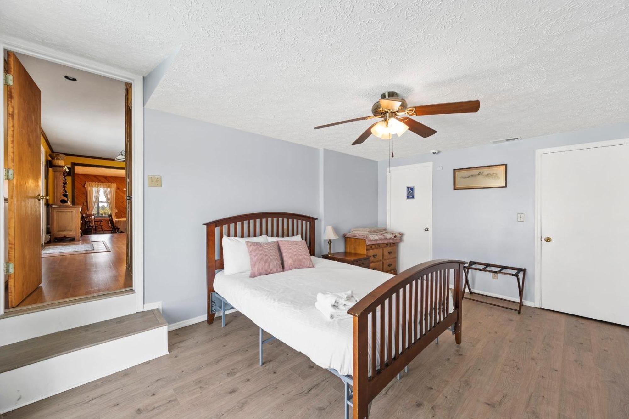 Big Family Lodge Near Ark Sleeps 16 วิลเลียมส์ทาวน์ ภายนอก รูปภาพ